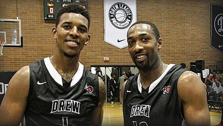 围绕业务冲 围绕业务冲