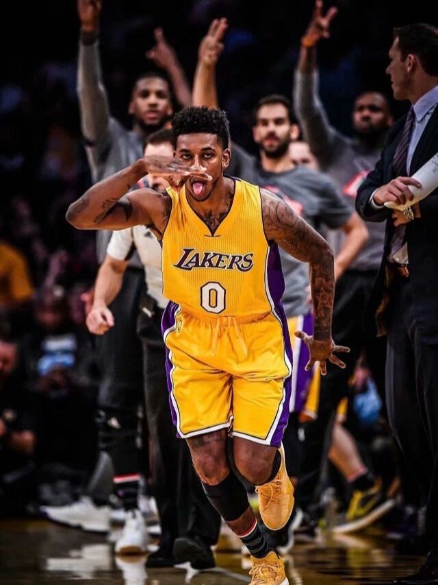 搭配偶尔的 搭配偶尔的